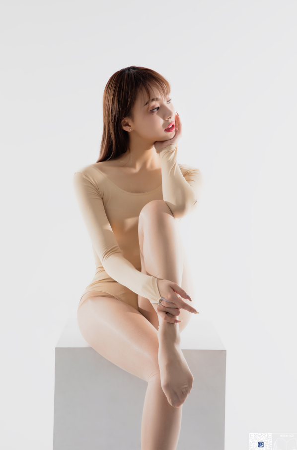 [GALLI嘉丽]舞蹈生日记 040 – 桃子[26P／180MB]