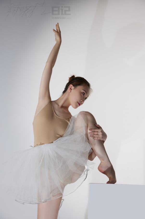 [GALLI嘉丽]舞蹈生日记 076 – 高雯雯[41P／315MB]