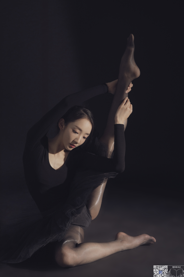 [GALLI嘉丽]舞蹈生日记 099 – 清清老师[44P／335MB]