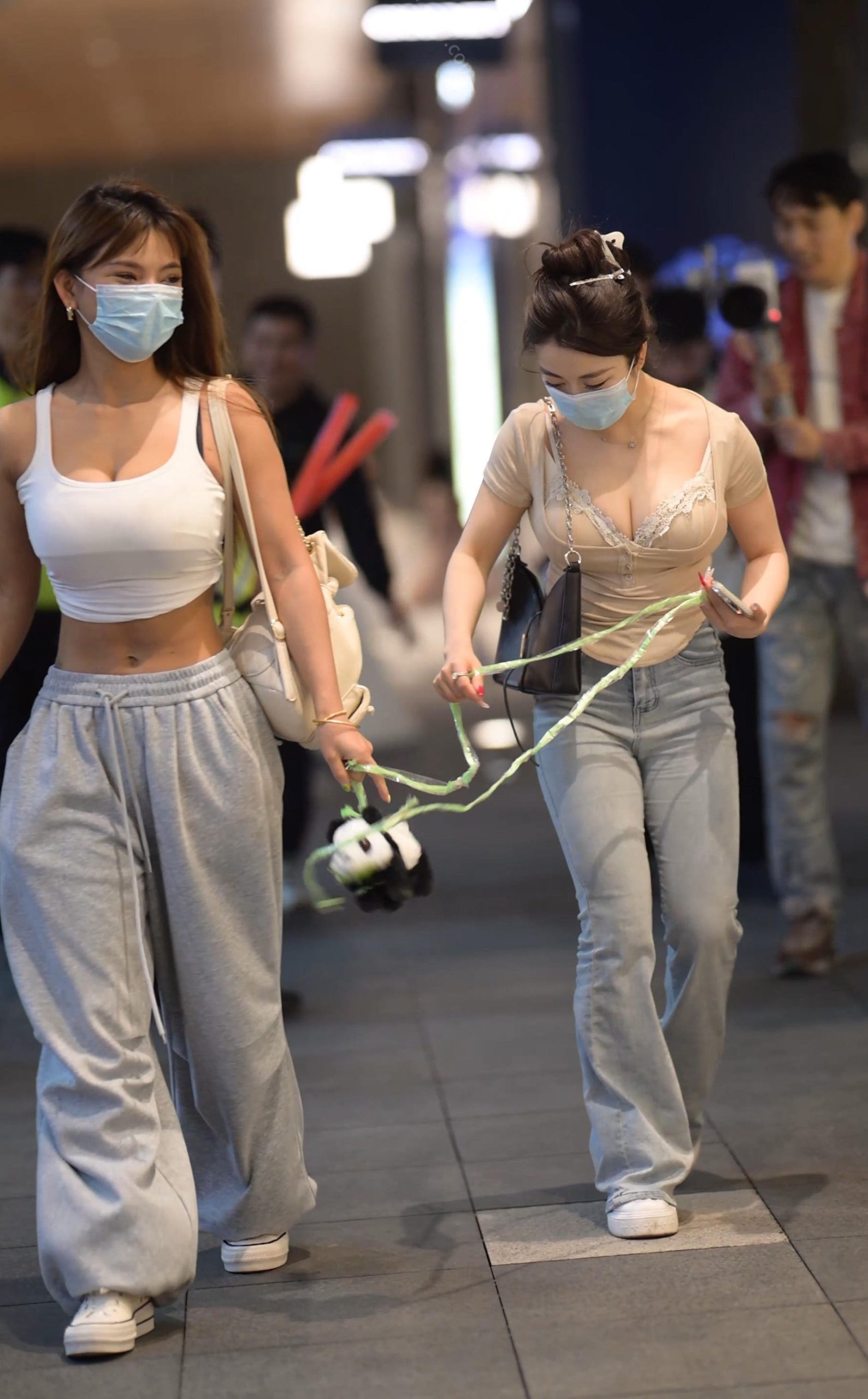 橙子摄影 街边丰腴美女 2V 11.3G