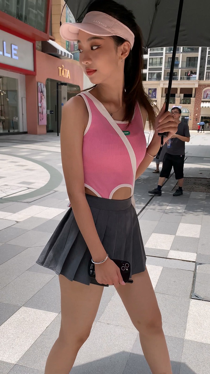 魔镜街拍 [一始专区] 柠檬琉璃夏4K 视频 【20.3 GB/MP4】